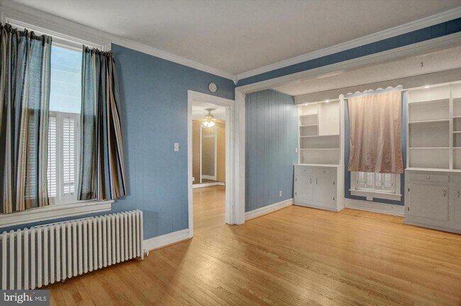 Building Photo - 230 W 2nd St