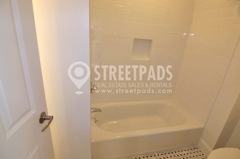 Building Photo - 15 Langdon St