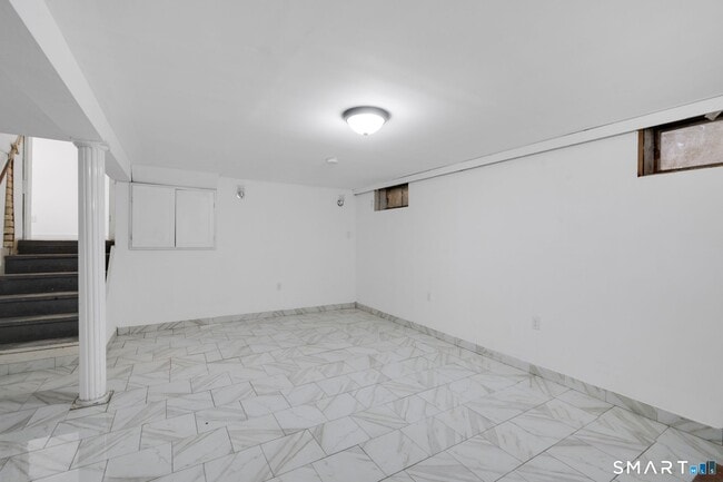 Building Photo - 178 Kelly Rd