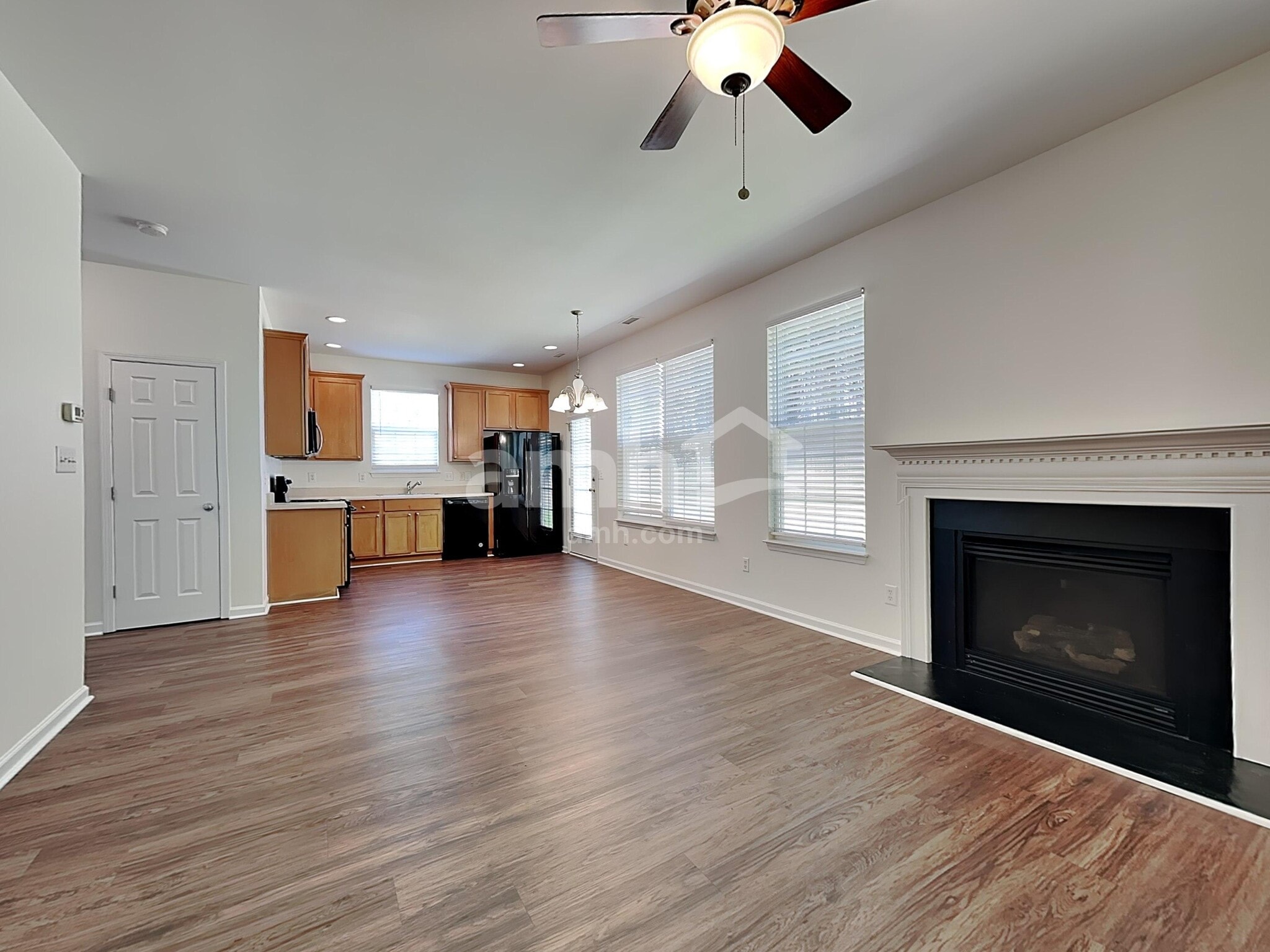 Building Photo - 5716 Running Fox Ln