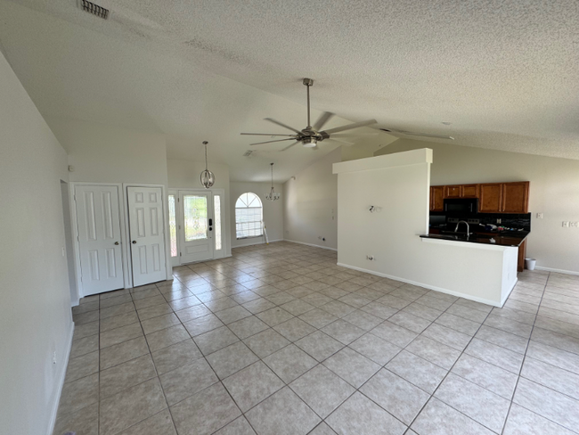 Building Photo - 1734 Cassingham Cir