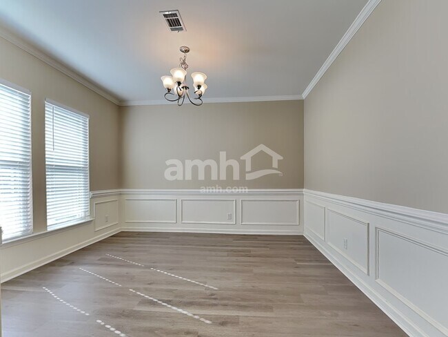 Building Photo - 25 Concordia Ct