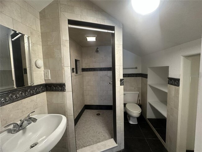 Building Photo - 2113 W North B St