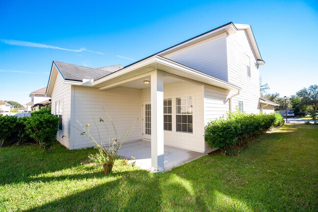 Building Photo - 6201 Pendragon Pl