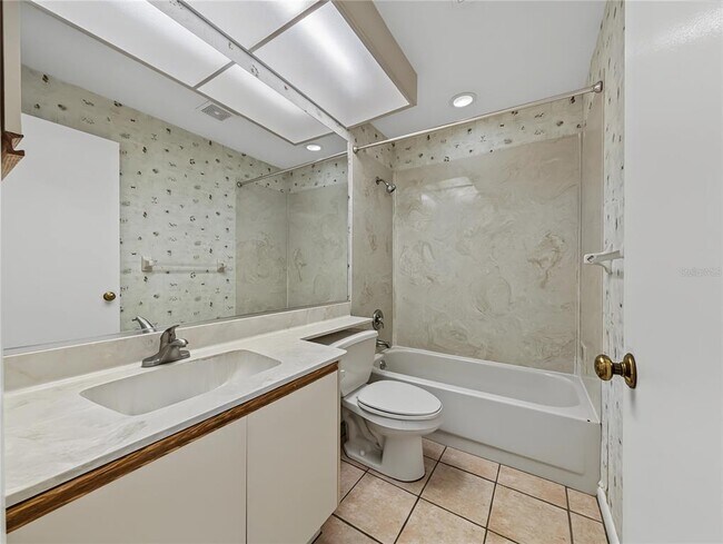 Building Photo - 4554 Morningside