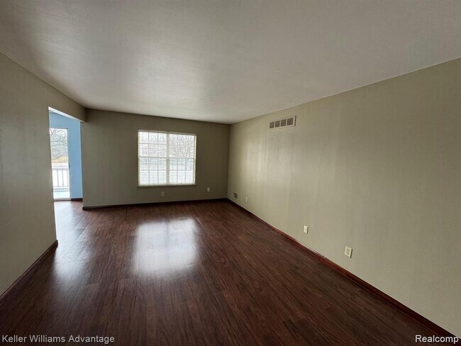 Building Photo - 27689 Echo Valley W