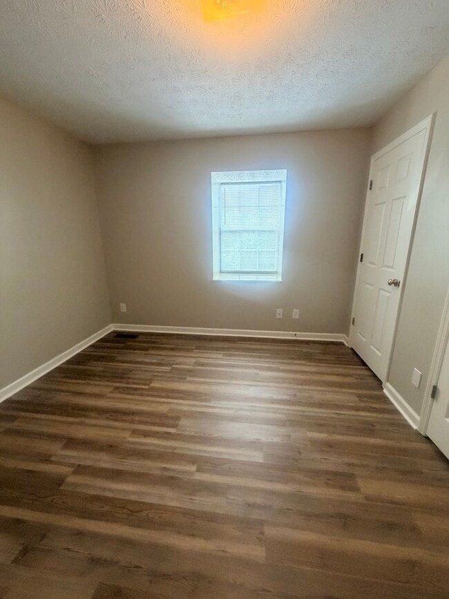 Building Photo - 2519 Cedar Ln