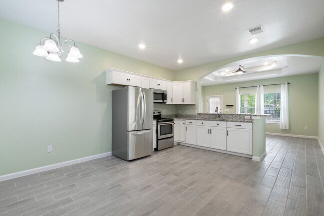Building Photo - Charming 3/2/2 single story home near Downtown SA & St. Mary's University!