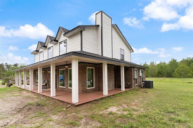 Building Photo - 17926 Country Pl Dr