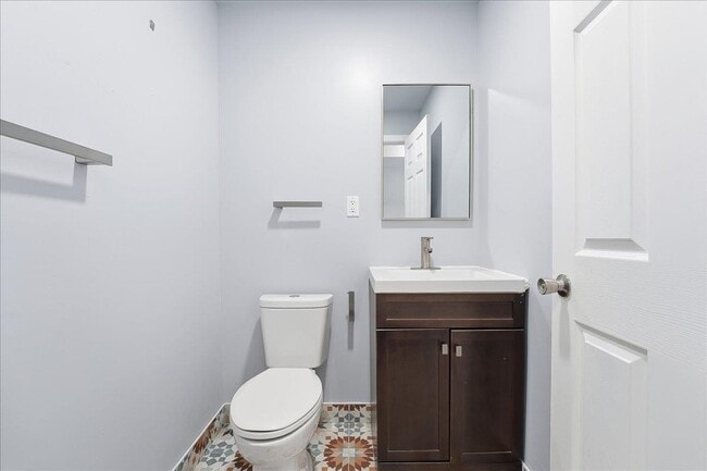 Building Photo - 225 Freeman Ave