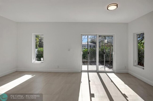 Building Photo - 1108 S 20th Ave