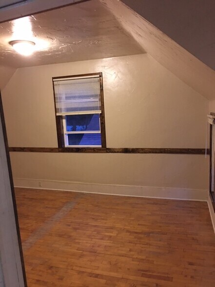 New bedroom remodal; Chair rail around walls. - 846 McKinley St