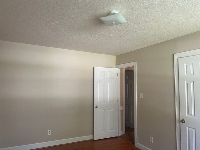 Building Photo - 3 Bedroom House-Nash Co