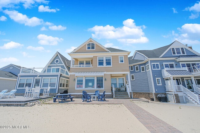 Building Photo - 257 Beach Front