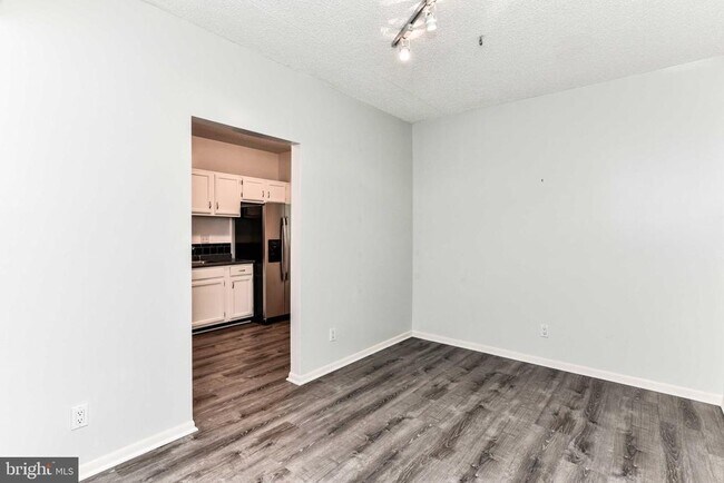 Building Photo - 11831 Shire Ct
