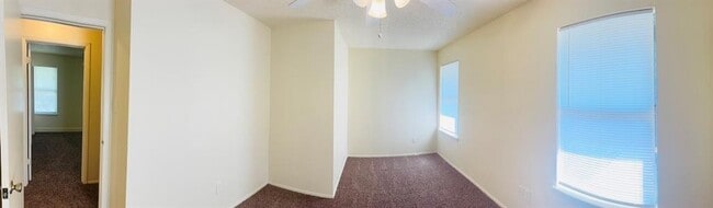 Building Photo - 1206 Tartan Ln