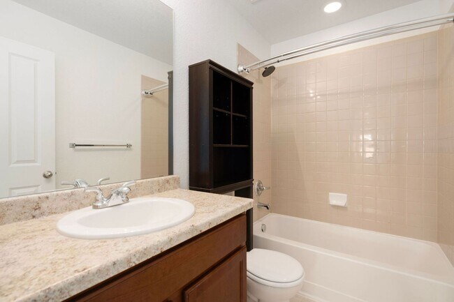 Building Photo - 4 Bedroom Home on Corner Lot in Quiet Jaco...