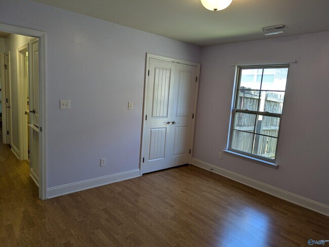 Building Photo - 102 Acacia Trail Dr
