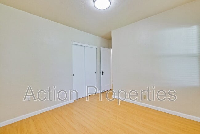 Building Photo - 171 N Frances St