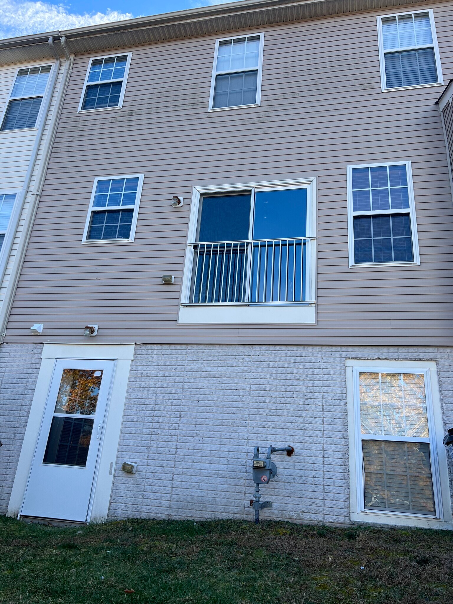 Building Photo - 188 Executive Cir