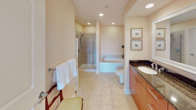 Building Photo - 701 Royal Ct