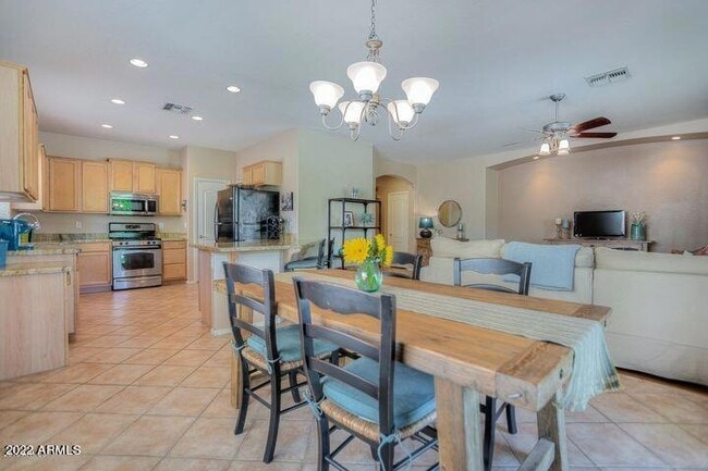 Building Photo - 2870 S Nebraska St