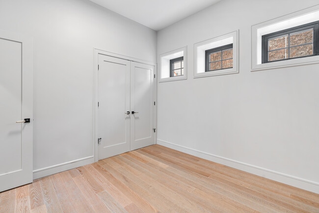 Building Photo - 1810 N Wells St