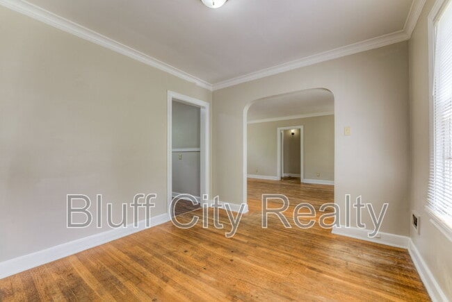 Building Photo - 778 Goodman St