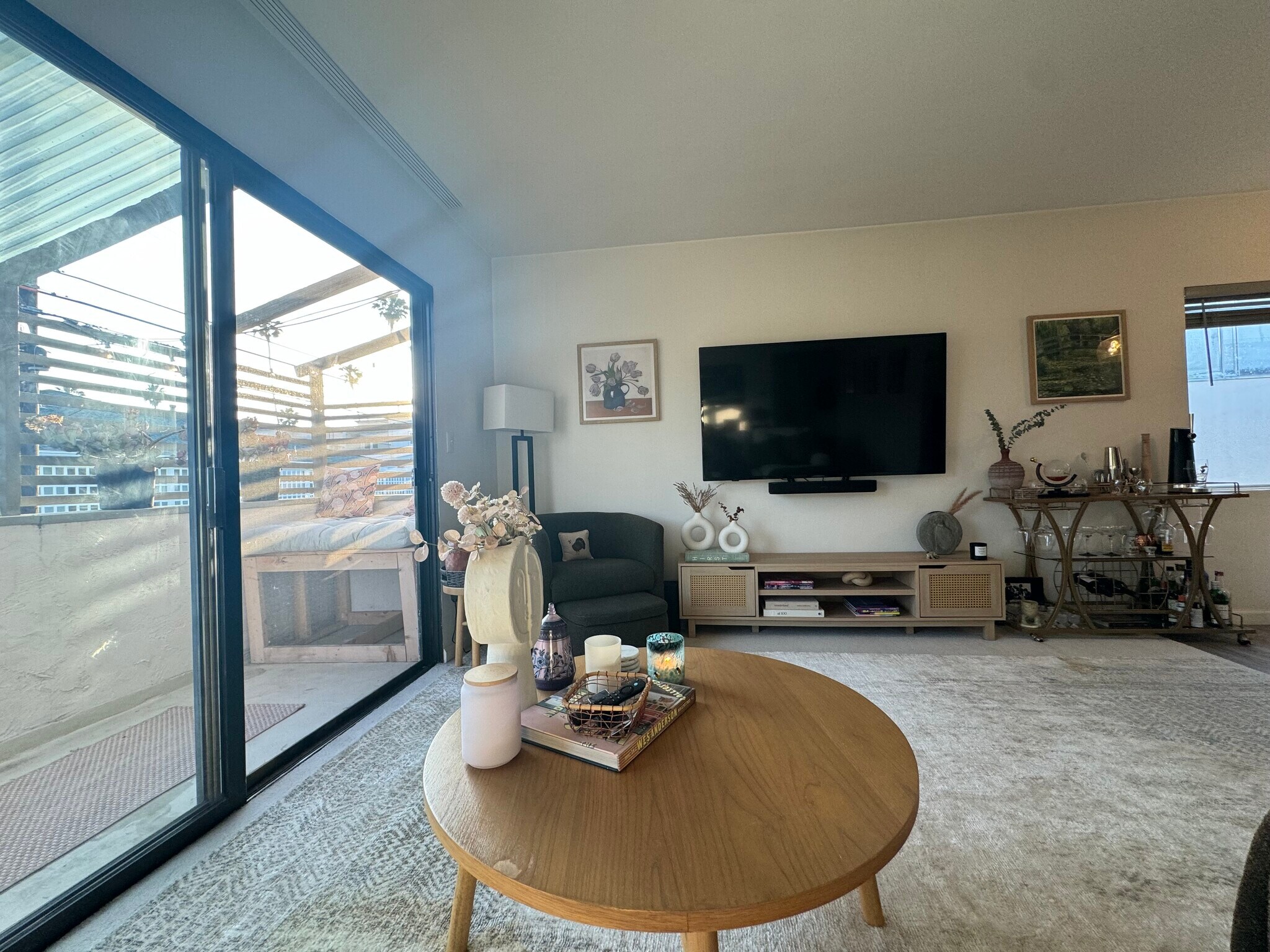Living - 918 21st St