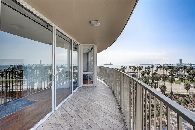 Building Photo - 700 E Ocean Blvd