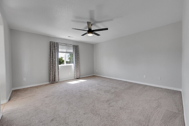 Building Photo - $2,595.00, 3 beds, 2.5 bath, Single Family...
