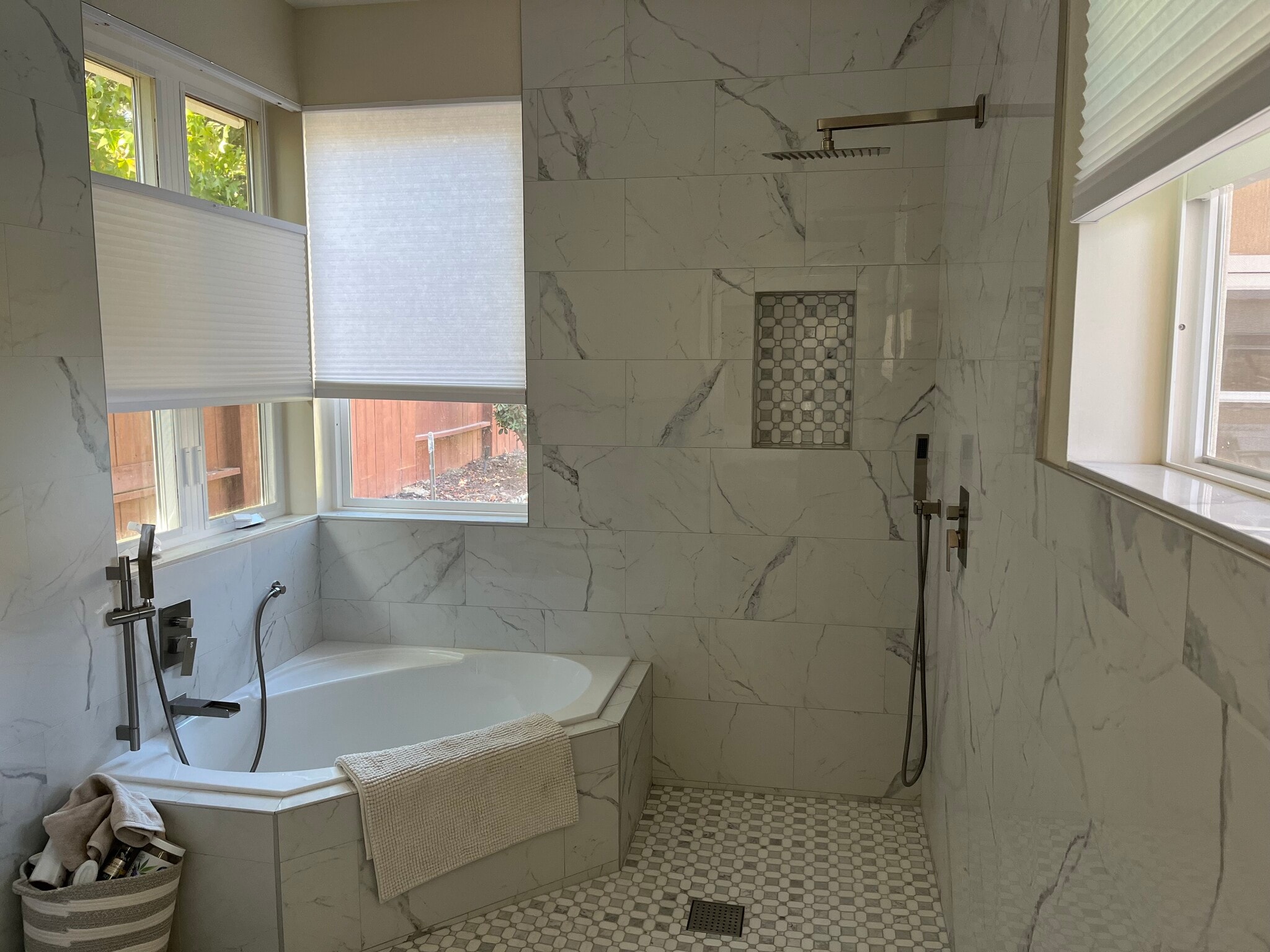 Building Photo - 6086 Palomar Cir