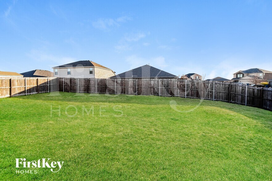 Building Photo - 513 Azalea Dr