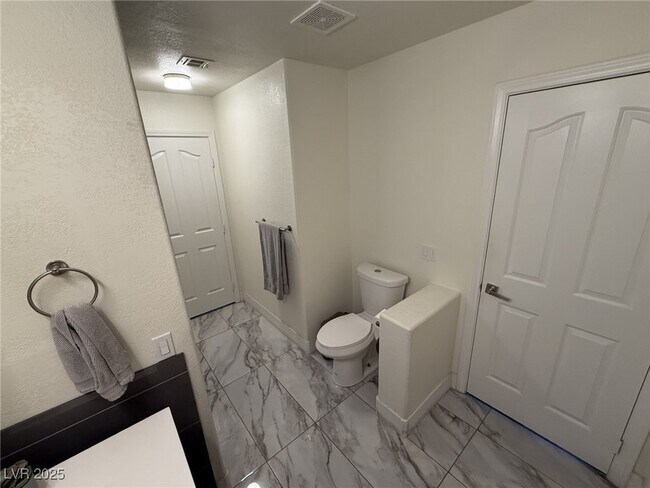 Building Photo - 2433 Antler Point Dr
