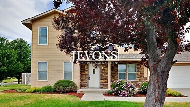 Building Photo - Enjoy this beautiful West Valley home with...