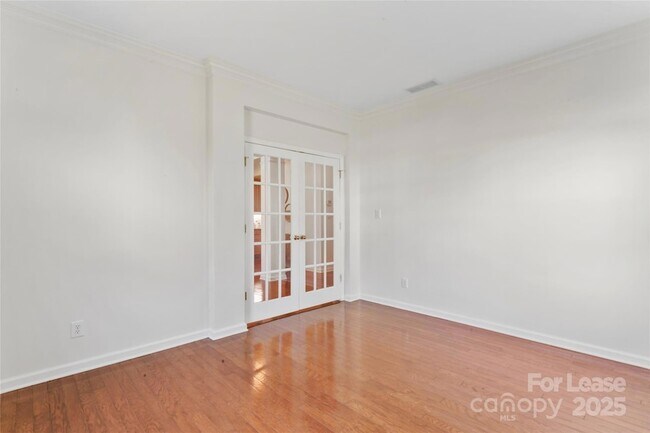 Building Photo - 2003 Red Carpet Ct