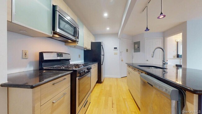 Building Photo - 83-75 117th St