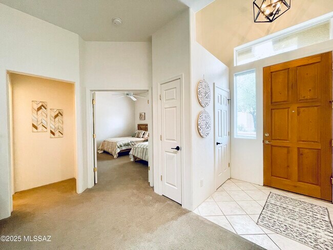 Building Photo - 12683 N Sleeping Coyote Dr