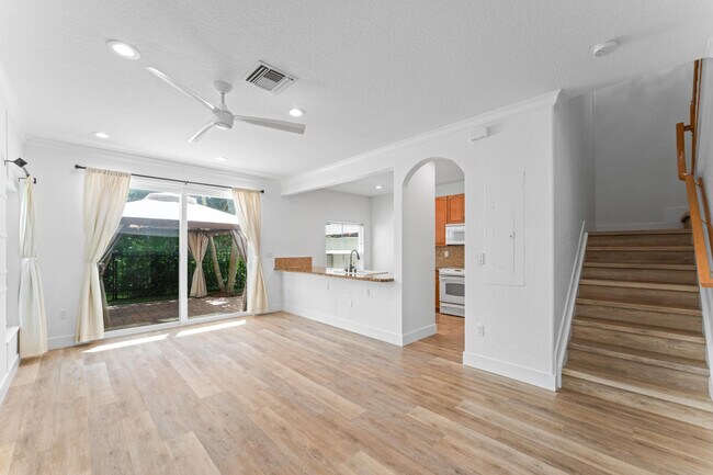 Primary Photo - 100 Monterey Bay Dr