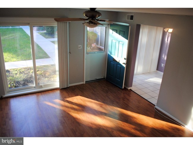 Building Photo - 316 Valley Forge Ct