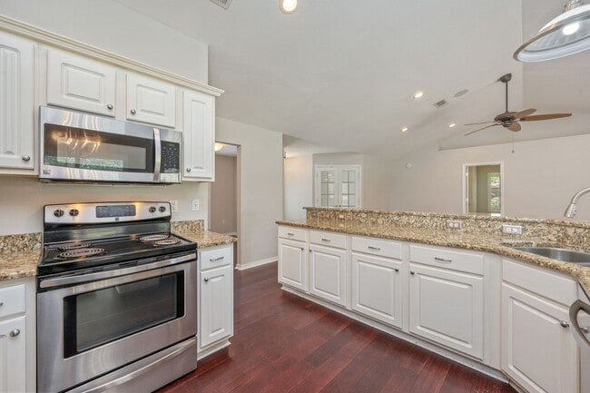Building Photo - Updated Home in Bluewater Bay!