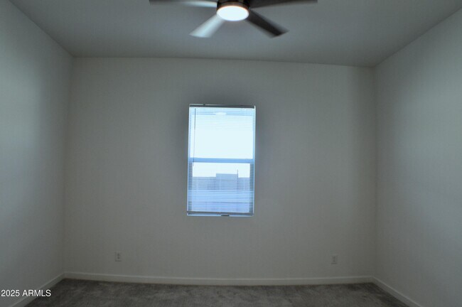 Building Photo - 22621 E Lords Wy