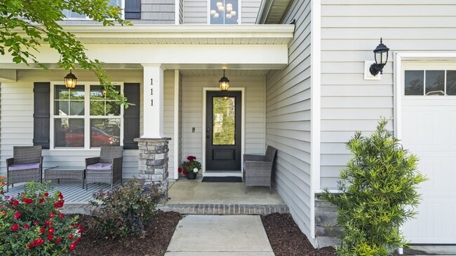 Building Photo - The Landing at Mill Creek