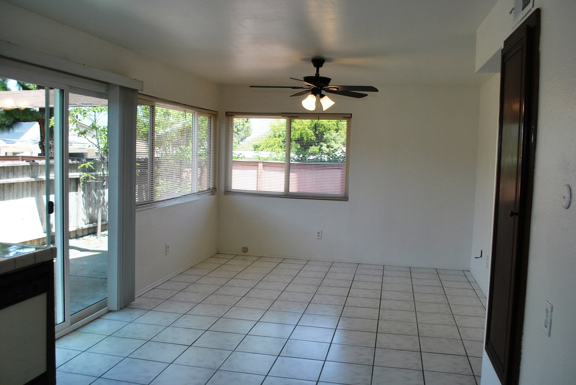 Building Photo - 10626 Escobar Dr