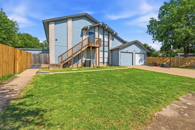 Building Photo - 2106 Lamplight Village Cir