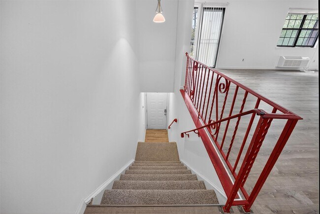 Building Photo - 424 Carpenter Ave