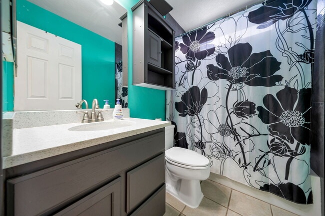 Building Photo - 5763 Ophelia Ln