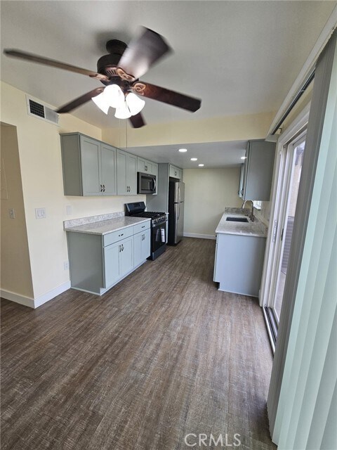 Building Photo - 8041 Puritan St