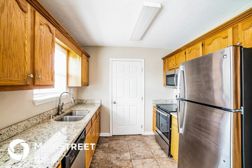 Building Photo - 327 Dogwood Trail