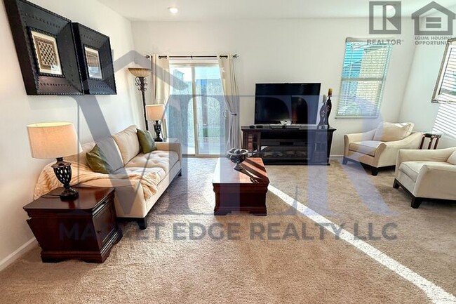 Building Photo - 4Bed/4Bath w/2 Car Gar-Tucson! $199 MOVE-I...